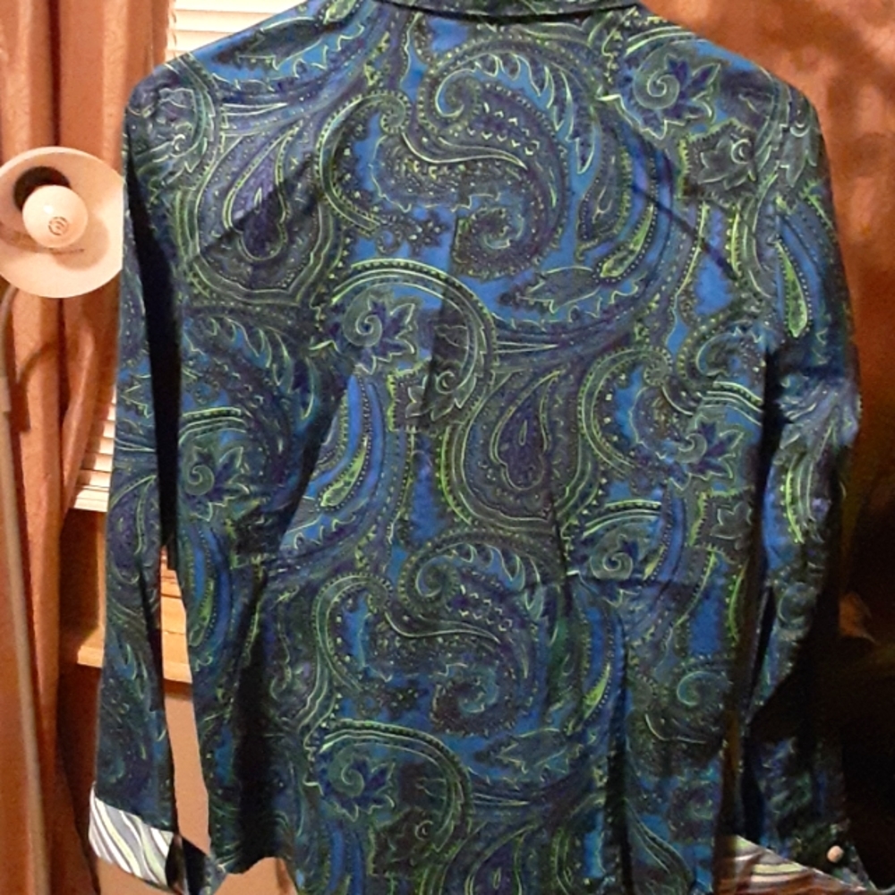 Liz Claiborne blue design button down long sleeved blouse size 4 - Picture 6 of 6